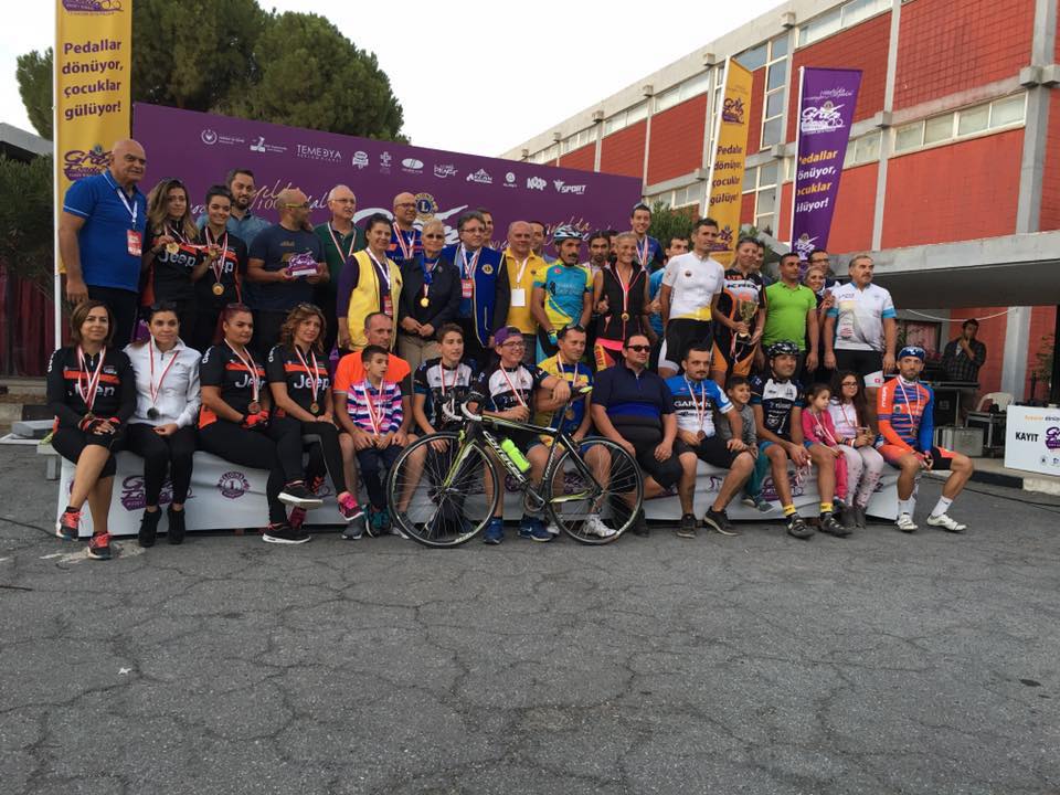 Pedallar Dönüyor, Çocuklar Gülüyor Bisiklet Yarışması